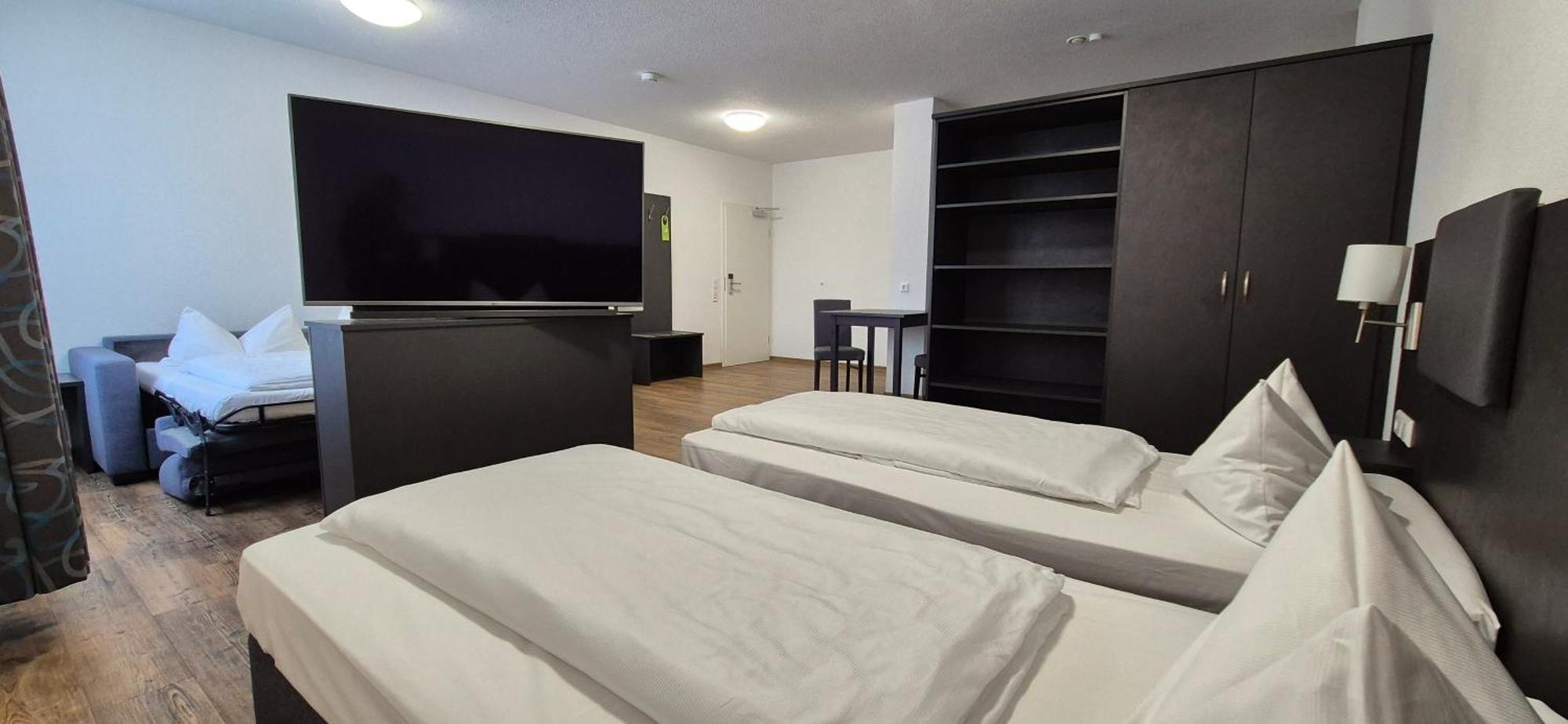 Melvi Hotel Goeppingen Luaran gambar