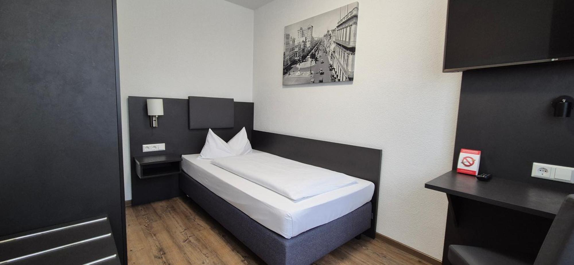 Melvi Hotel Goeppingen Luaran gambar