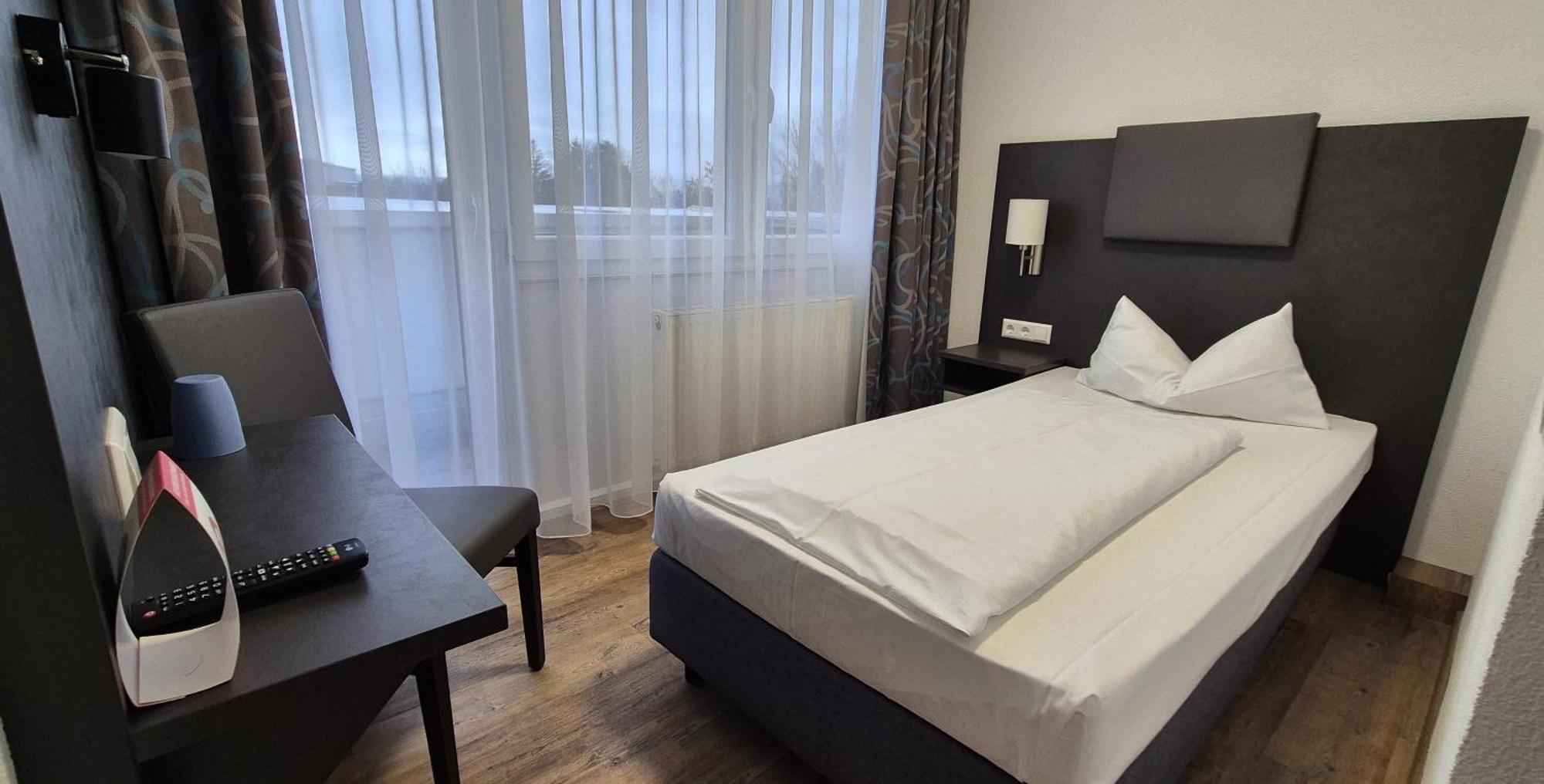 Melvi Hotel Goeppingen Luaran gambar