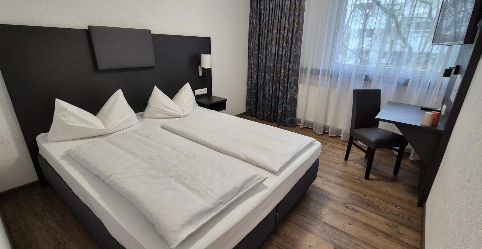 Melvi Hotel Goeppingen Luaran gambar