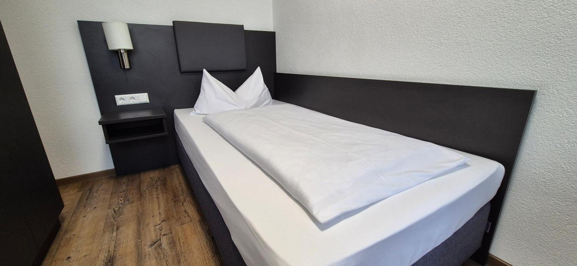 Melvi Hotel Goeppingen Luaran gambar