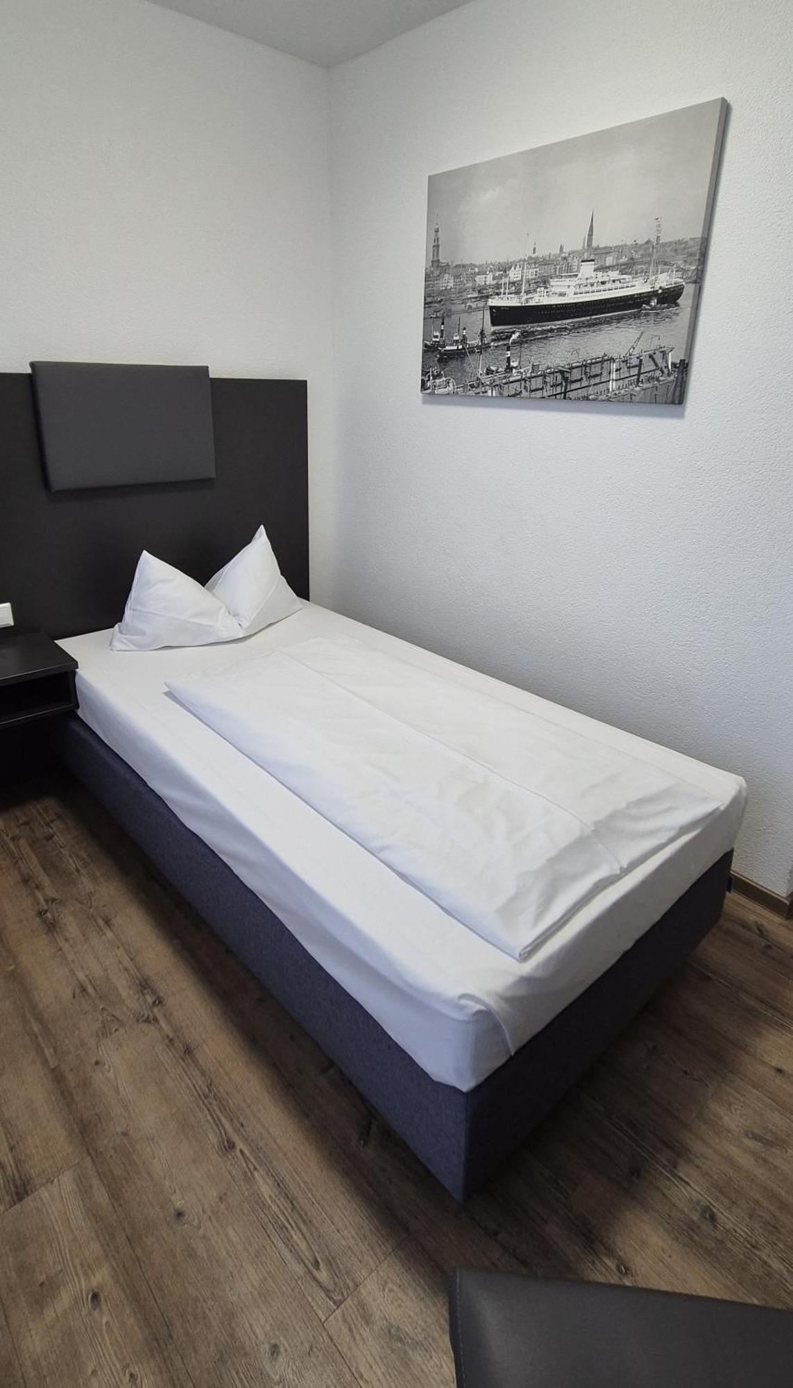 Melvi Hotel Goeppingen Luaran gambar