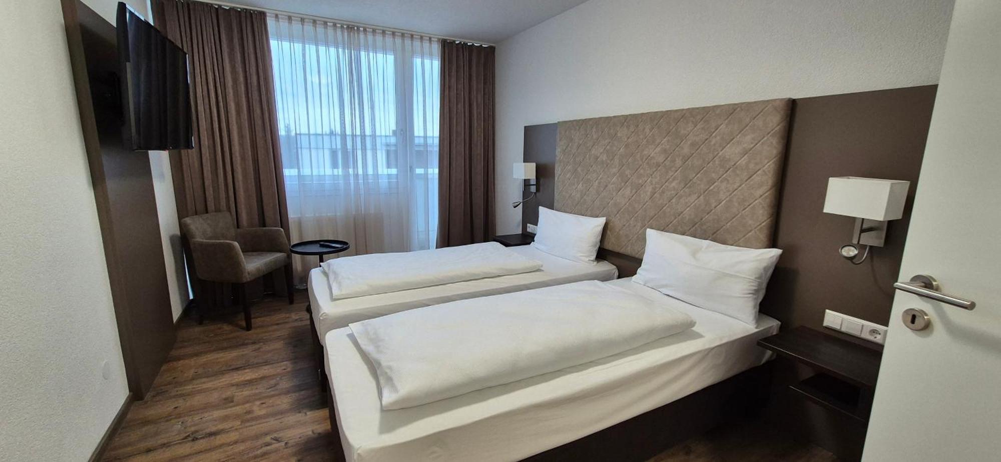 Melvi Hotel Goeppingen Luaran gambar