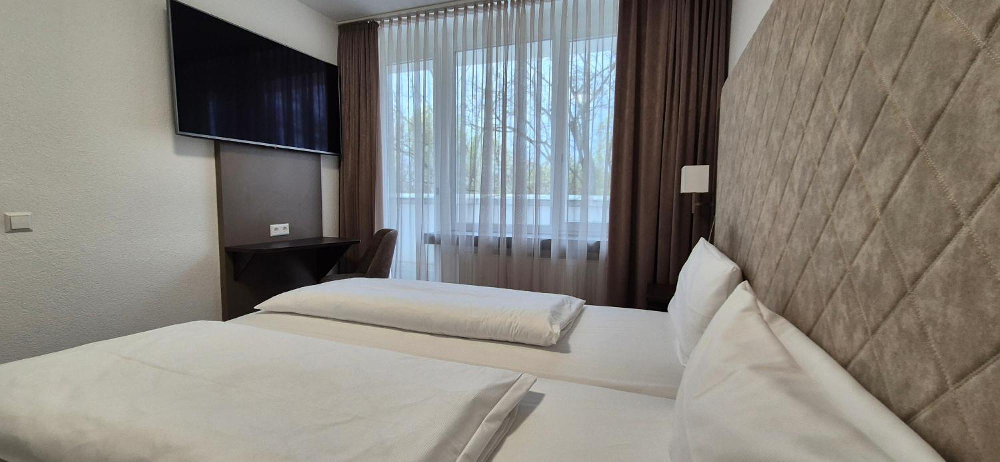 Melvi Hotel Goeppingen Luaran gambar